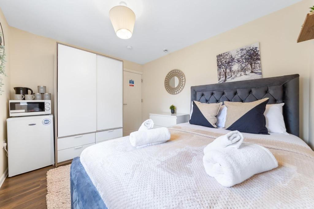 Isleworth Suites - Tw7 Dış mekan fotoğraf