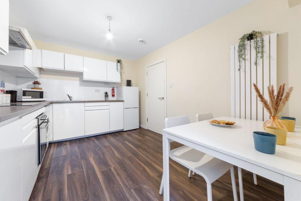 Isleworth Suites - Tw7 Dış mekan fotoğraf