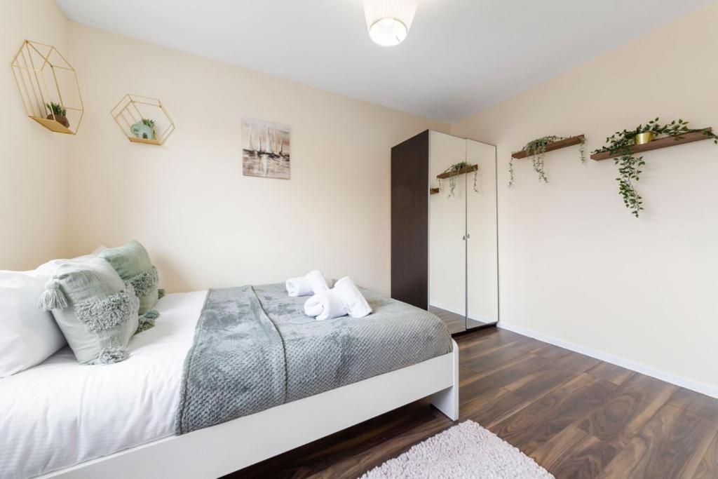 Isleworth Suites - Tw7 Dış mekan fotoğraf